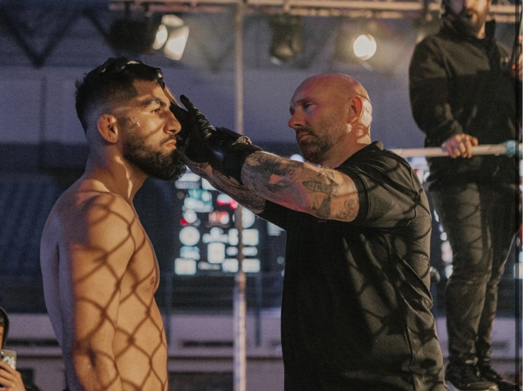 Between rounds cage check